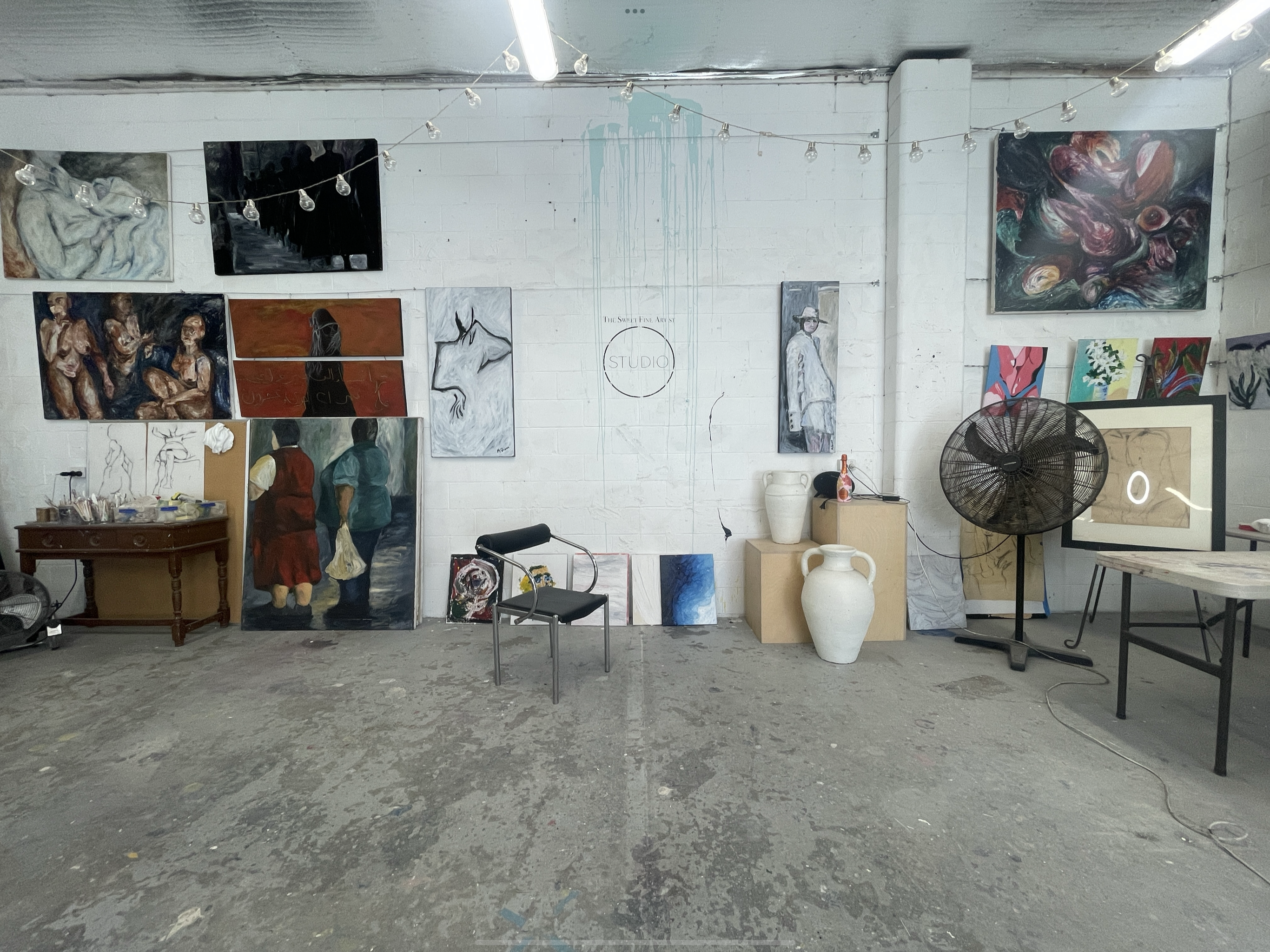 The sweet fine artist studio mermaid beach Gold Coast fine art space gallery paint n sip event space